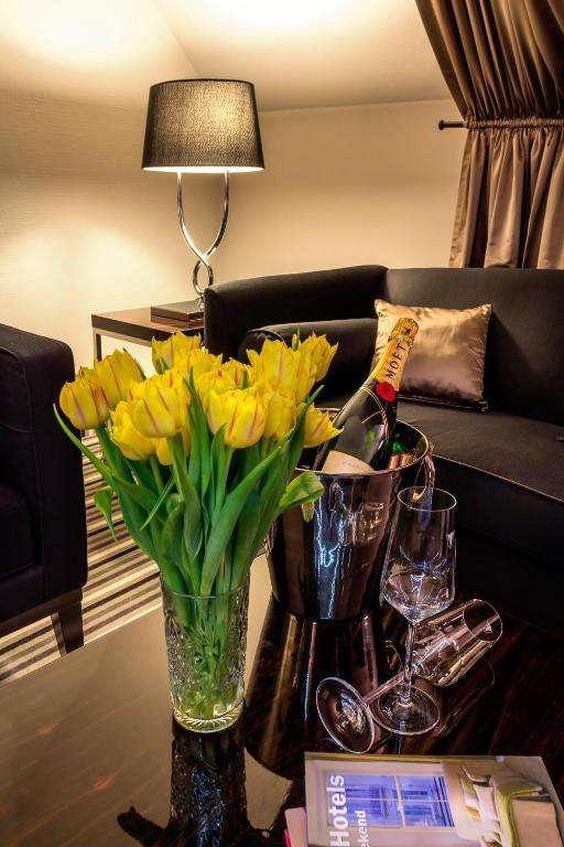 Suite,1219089238:JPEG